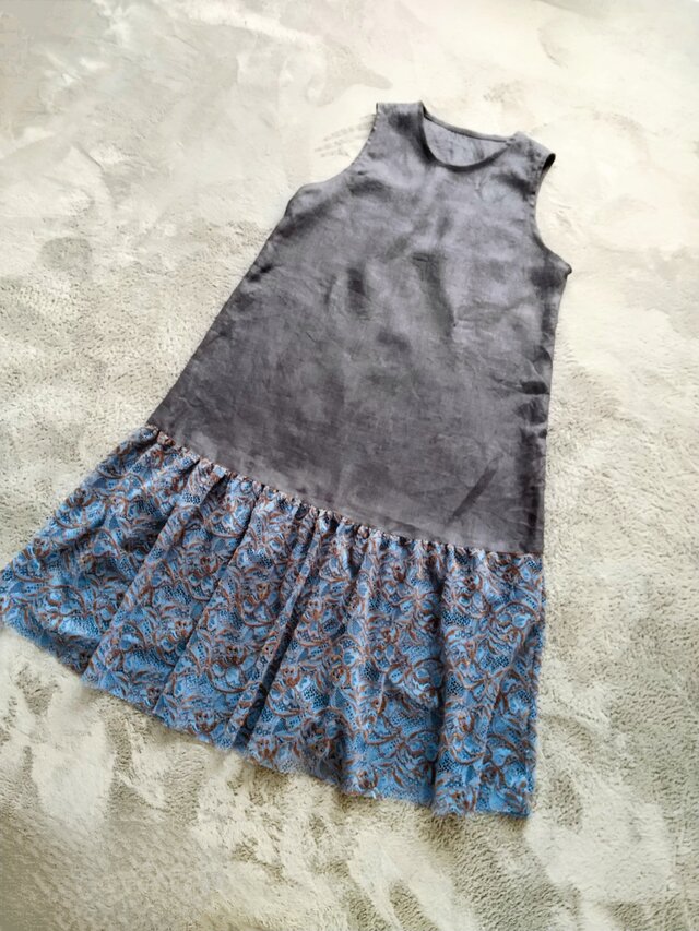 チャコールリネン&フロッキーレースワンピース