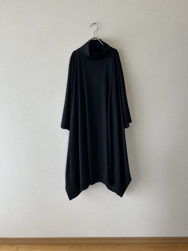 ニットのワンピース ハイネック ブラック | iichi 日々の暮らし