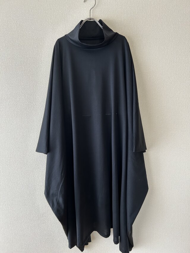 ニットのワンピース ハイネック ブラック | iichi 日々の暮らし