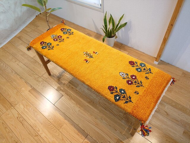 ペルシャ ギャッベ ミニランナー 119x40cm 黄金色 オレンジ 花 羊ヤギ