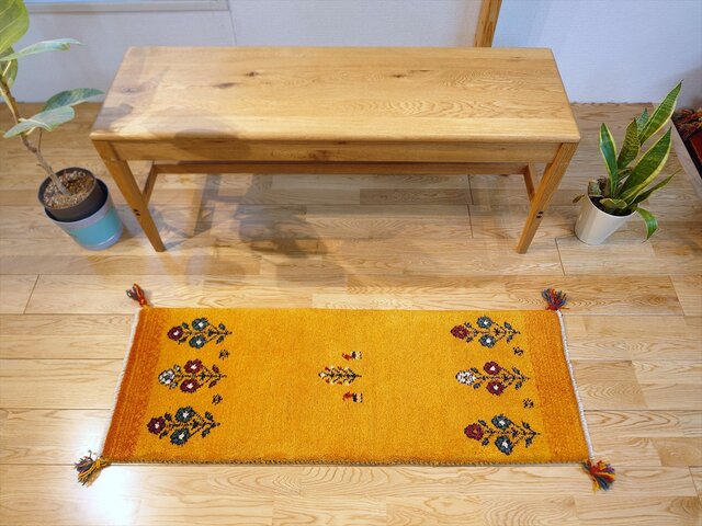 ペルシャ　ギャッベ ミニランナー　113×40 ヤギ ペルシャ ギャッベ ミニランナー 119x40cm 黄金色 オレンジ 花 羊ヤギ