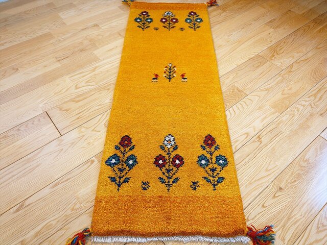 ペルシャ ギャッベ ミニランナー 119x40cm 黄金色 オレンジ 花 羊ヤギ