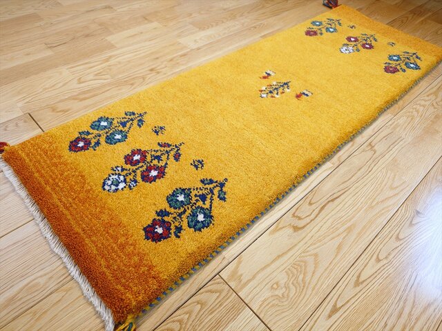 ペルシャ ギャッベ ミニランナー 119x40cm 黄金色 オレンジ 花 羊ヤギ