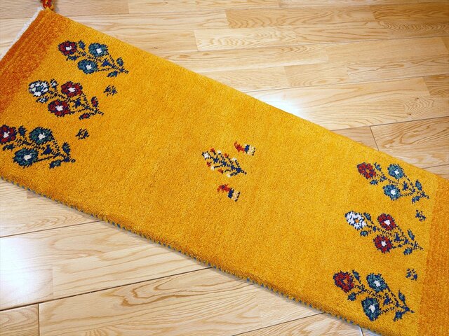 ペルシャ ギャッベ ミニランナー 119x40cm 黄金色 オレンジ 花 羊ヤギ