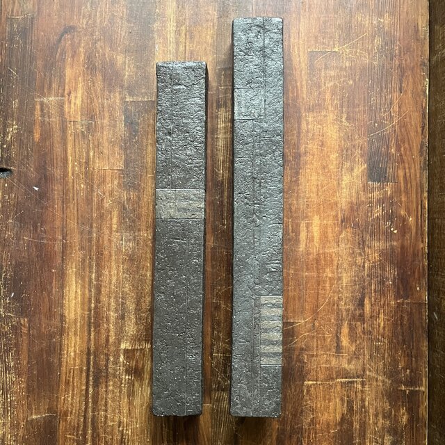 掛花入れ　黒釉＆焼締　幾何学&縞紋　No.1、2