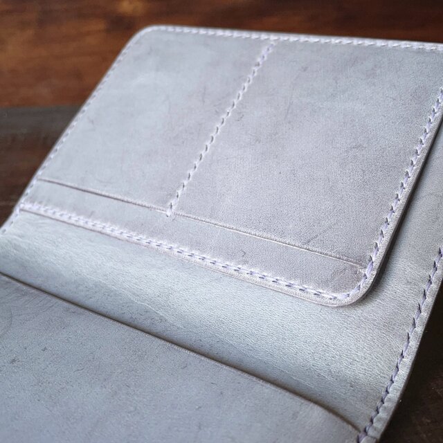 レザーパスポートケース（Iris） | iichi 日々の暮らしを心地よくする
