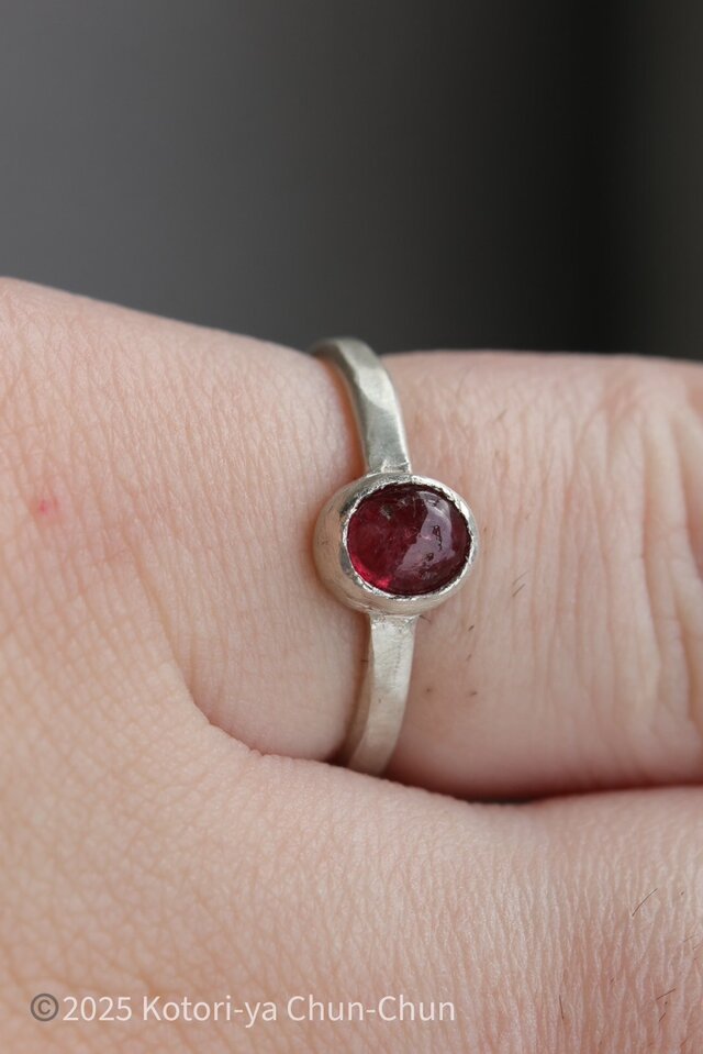 タンザニアマヘンゲスピネルリング、ペンダントオーダー受付中 パープル スピネル タンザニア マヘンゲ 0.77ct 約5.5ミリラウンド