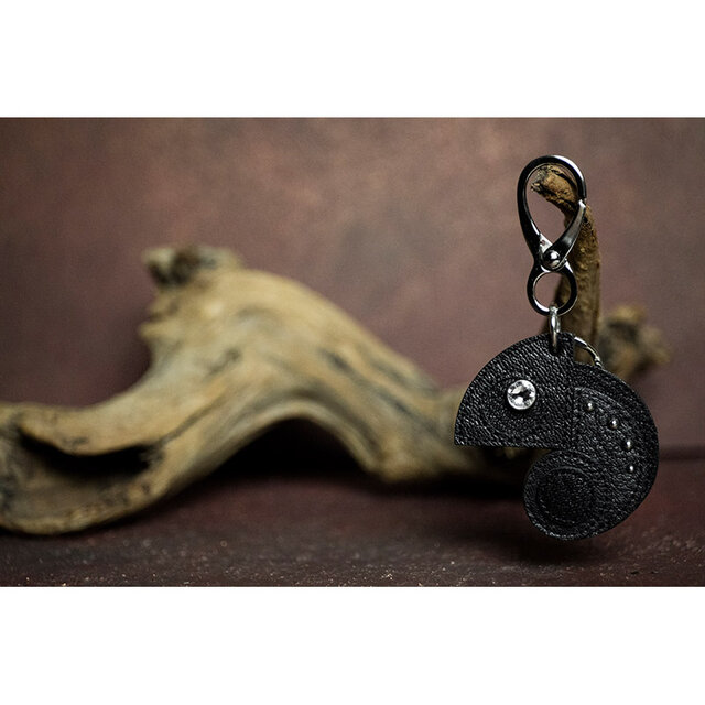 88色からオーダー可！カメレオン デザイン ( ススワロフスキーアイ ) / ヤギ革 キーホルダー ( スモール )