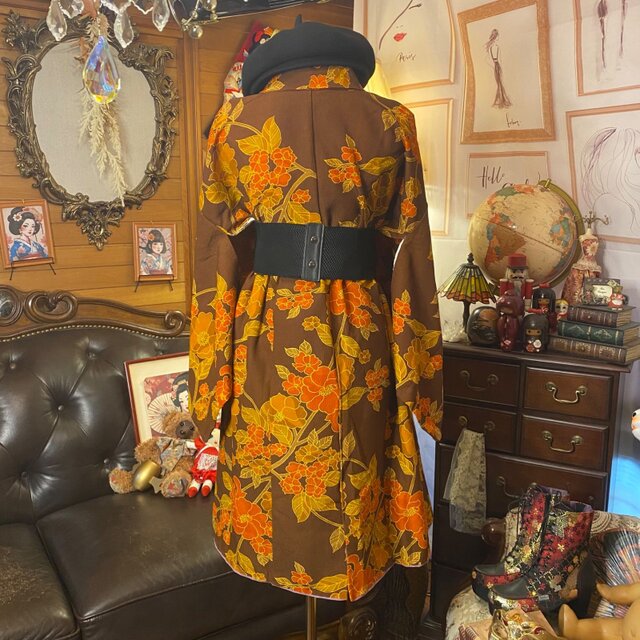 着物リメイクセットアップ ツーピース 2部式 スカート レトロ 古着 和洋折衷 ハンドメイド  瑠璃の花びら舞う—ピンク差し色 S-154 着物 リメイク セットアップ ツーピース 2部式 レトロ 古着 和