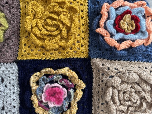 色とりどりのお花のブランケット* | iichi 日々の暮らしを心地よくする