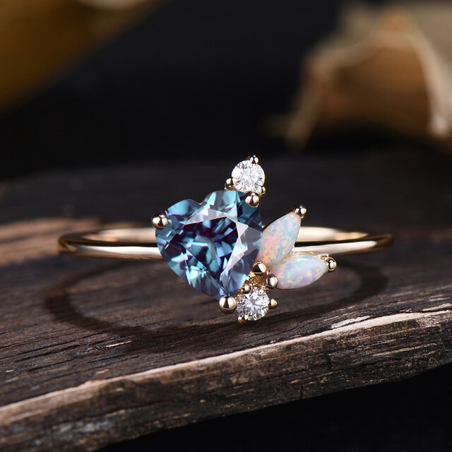 カラーチェンジ 6月誕生石 ハートカット アレキサンドライトリング 10月誕生石 オパール 結婚指輪 クラスターリング