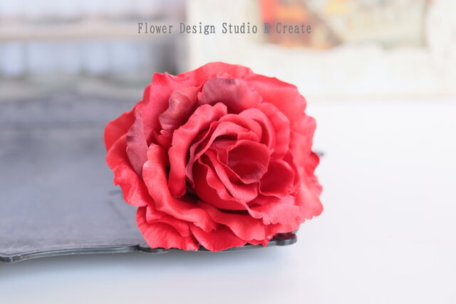 ◆ヴィンテージブローチ 薔薇バラ ローズ 赤 ゴールド 繊細 上品 綺麗 美品② Amazon | 赤いフラワーピン | ファッショナブルなフラワー