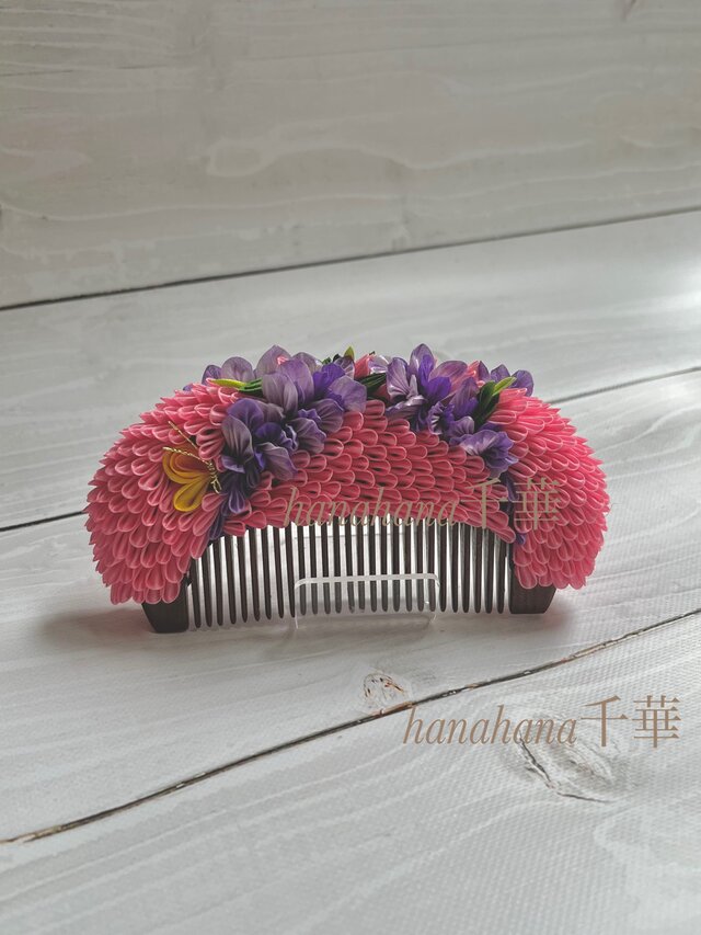 つまみ細工髪飾り 花櫛 藤と蝶 | iichi 日々の暮らしを心地よくする