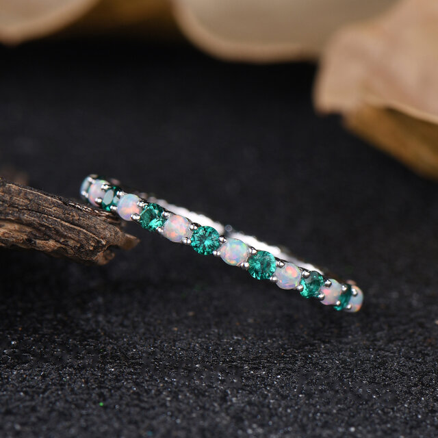 ミニマリスト 5月の誕生石 グリーンエメラルドリング 10月の誕生石 ホワイトオパール 結婚指輪 フルエタニティリング