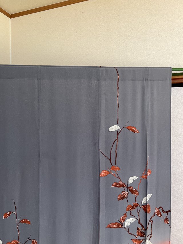美品　着物リメイク　縮緬　のれん　暖簾　山葡萄籠お好きな方にもおすすめ 4f6da1c77e199b1dccedfc7d2e0edc