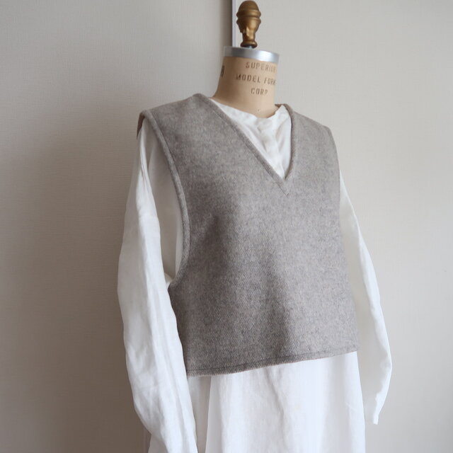 ベスト・サイドリボン・ イタリア製メルトンウール ・オートミール色