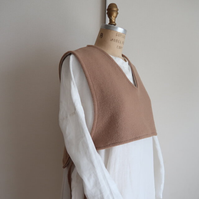 ベスト・サイドリボン・ ウールカルゼ ・キャメル・フリーサイズ・丈短