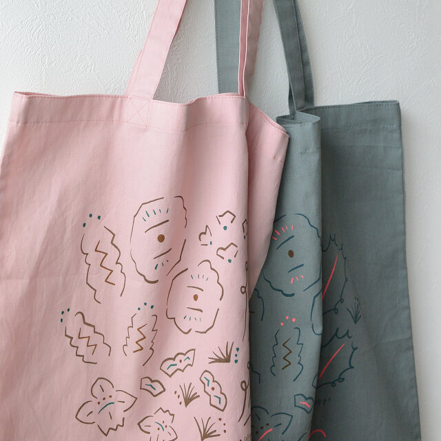 イッセイミヤケ ミー 大容量 A4収納可 肩掛け可 御祝儀柄トートバッグ ピンク 楽天市場】me ISSEY MIYAKE ミー イッセイミヤケ トランク