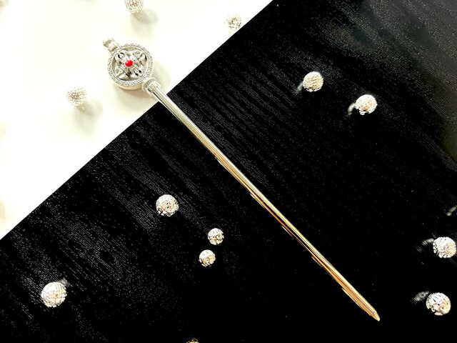 ⭐️カンクル様　ご成約ページ⭐️ かんざし アジアンシルバーのコイン型ビーズ 表裏リバーシブル