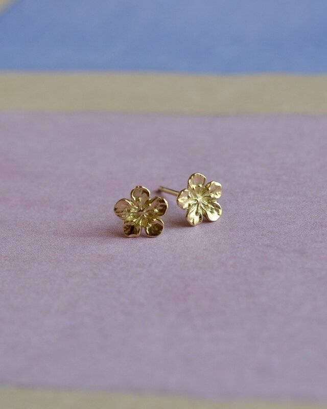 K18ペアピアス　梅