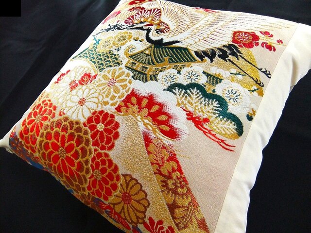 【売却済】金箔正絹袋帯リメイククッションカバー2枚組 売却済】金箔正絹袋帯リメイククッションカバー2枚組