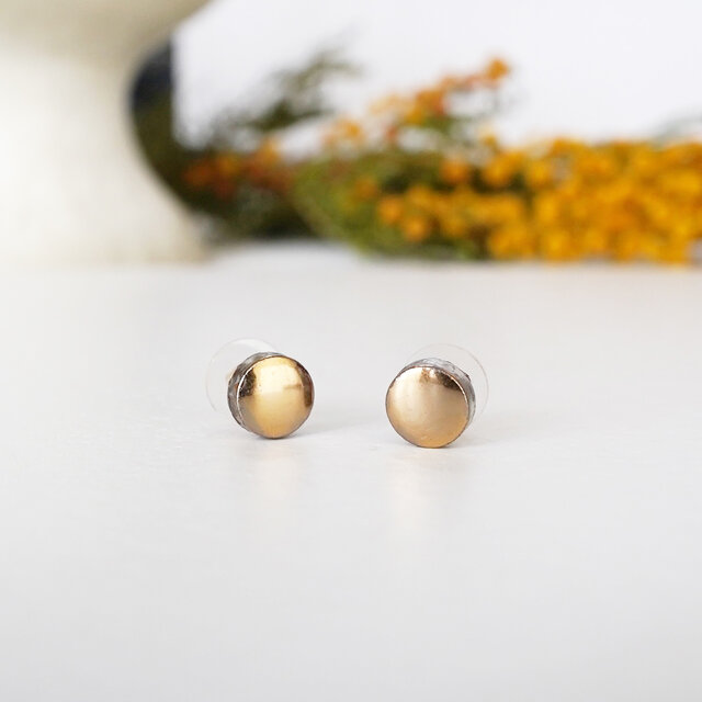 T-251  美濃焼 　金絵付けのタイル　小丸　ピアス / イヤリング【 裏面レザー加工 】