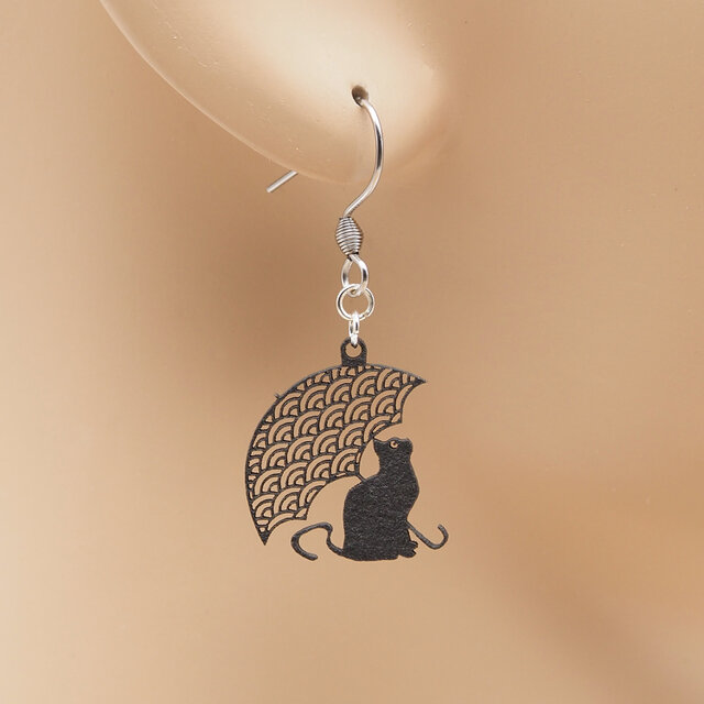 傘と猫Ⅱ（青海波）Ω 気分が上がる魔法のスイッチ Ω ピアス Ω イヤリングのコピー