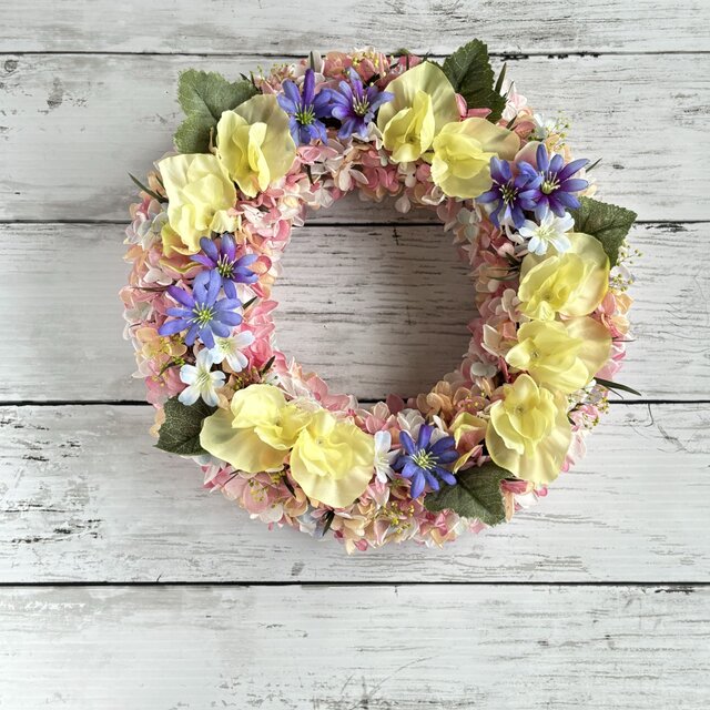 春の幸せカラー！イエロースイトピーのリース | iichi 日々の