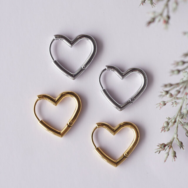 ハート フープ ピアス CCマーク ゴールドメタル CHANEL（シャネル） ピアス ココマーク ハート メタル/ラインストーン