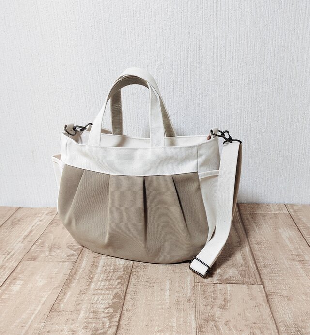 ぷっくり２wayバッグファスナー開閉 Ｍ（サンドベージュ×キナリ）