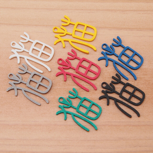 猫（漢字）Ω 耳もココロも軽やかに Ω ピアス Ω イヤリング | iichi