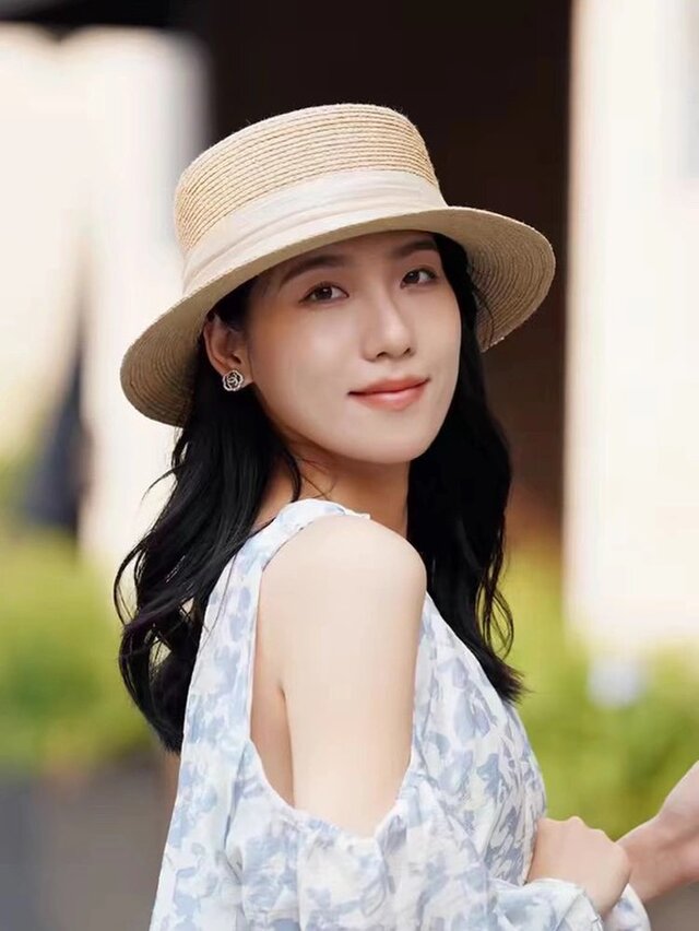 ラフィアハット、麦わら帽子 麻のリボンの夏帽子 大人 ストローハット、ミディアムブリム 日よけ・UV対策 サイズ調節可能