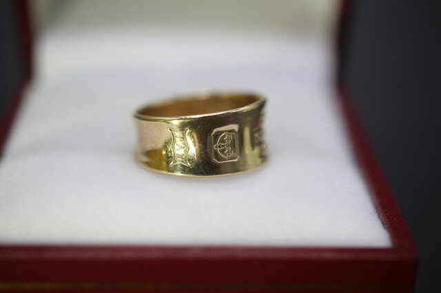 稀少刻印彫刻 ビンテージ 英国 イギリス 2000年 ゴールド 指輪 リング