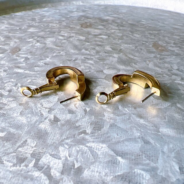 P649-ヴィンテージピアス U.S.A. 1980s Gold Tone Rhinestones