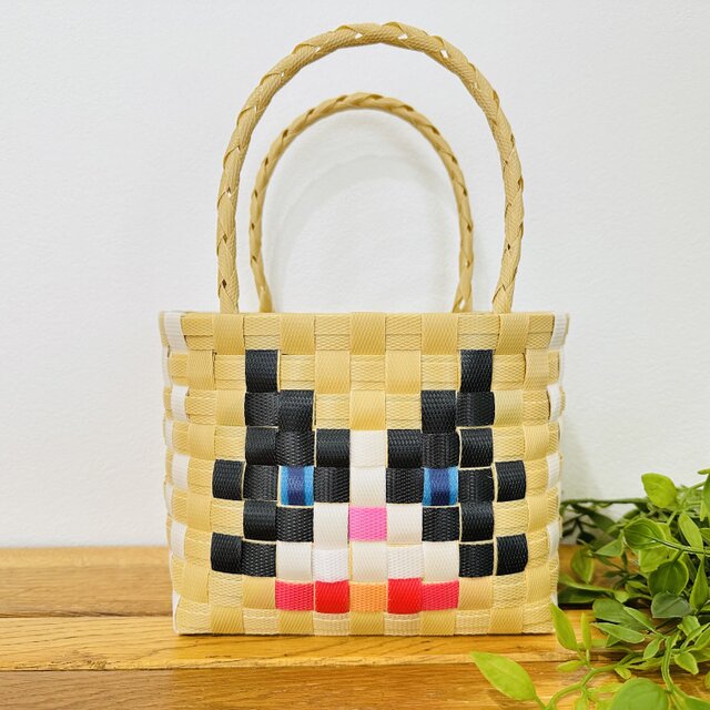 ハチワレ猫★プラカゴ★温泉・プール・海・お砂場•スパバッグ　温泉バッグ　プラバッグ　エコバッグ　PPバンド　カゴバッグ