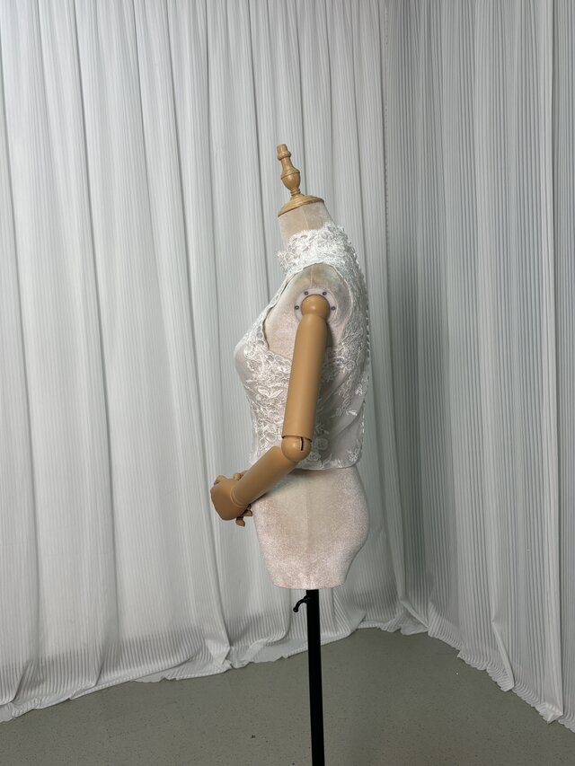 ボレロ ノースリーブ くるみボタン シアーな美しさ ハイネック 美しい