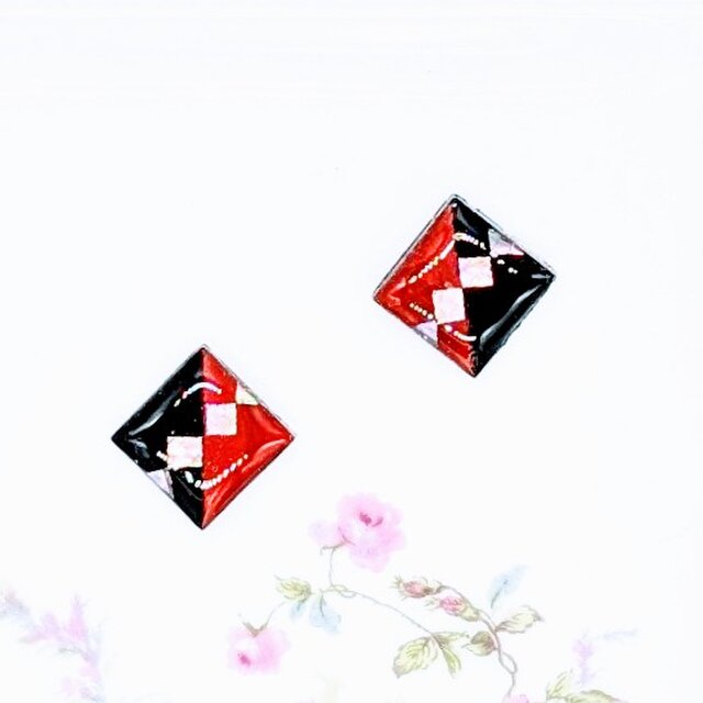 赤黒漆と螺鈿のスクエアピアスイヤリング【2159】