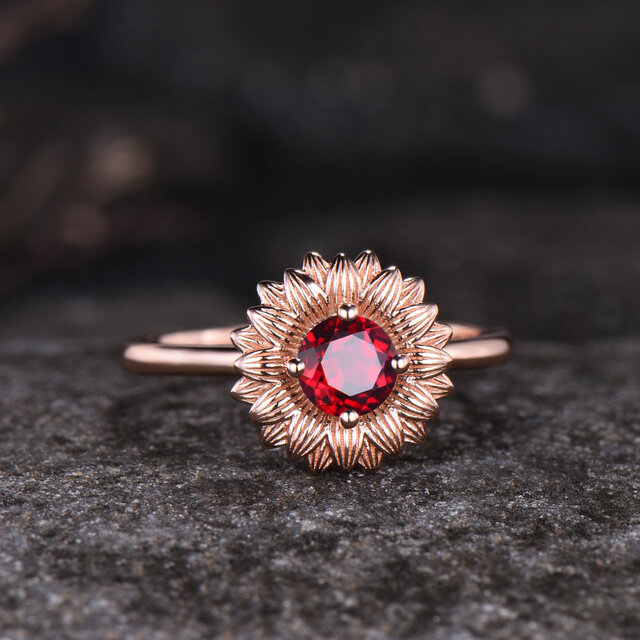 K10ソリッドローズゴールドひまわりリング 7月の誕生石ルビー