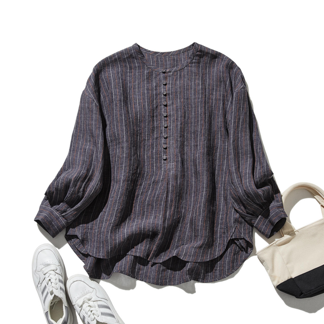 ゆったりとした着心地と上品なデザインが魅力の、リネン100%長袖ブラウス　チャコールグレー　250414-2