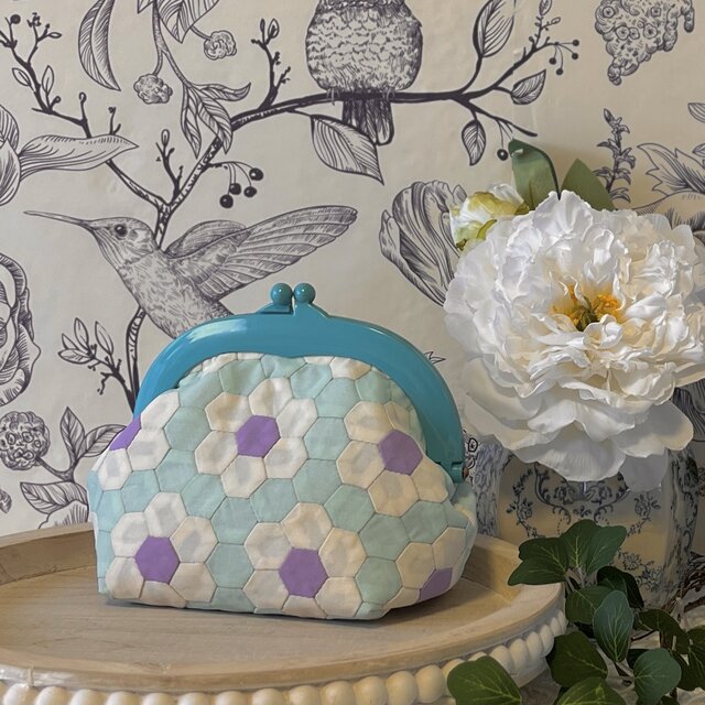 可憐な花のシフォンピースワークがま口ポーチ