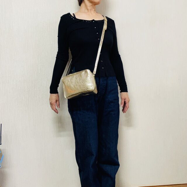 キラキラプラチナゴールドレザーショルダーバッグ・mサイズ | iichi