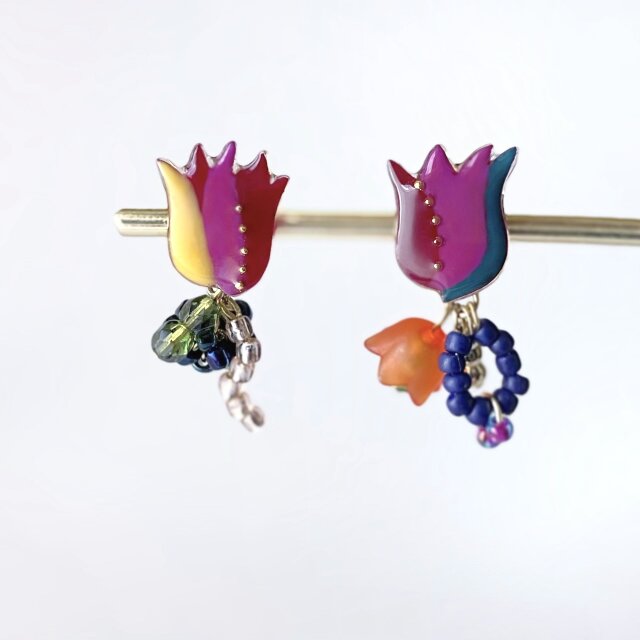 春風のチューリップ カラフル イヤリング/ピアス | iichi 日々の暮らし