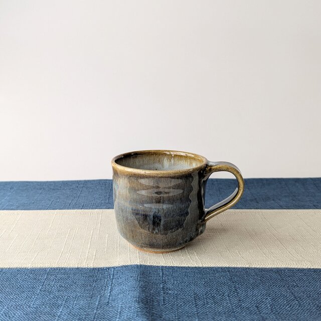 淡いブルーのやさしいコーヒーカップ　【手仕事　民藝　和　陶器】