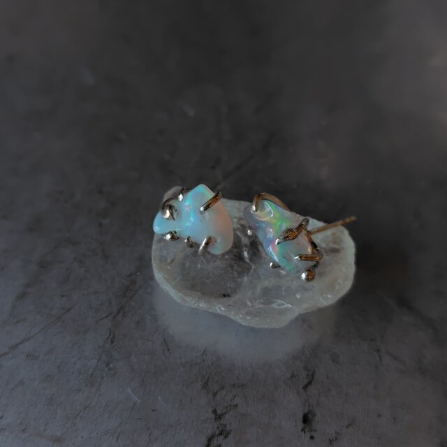オパールシルバーピアス
