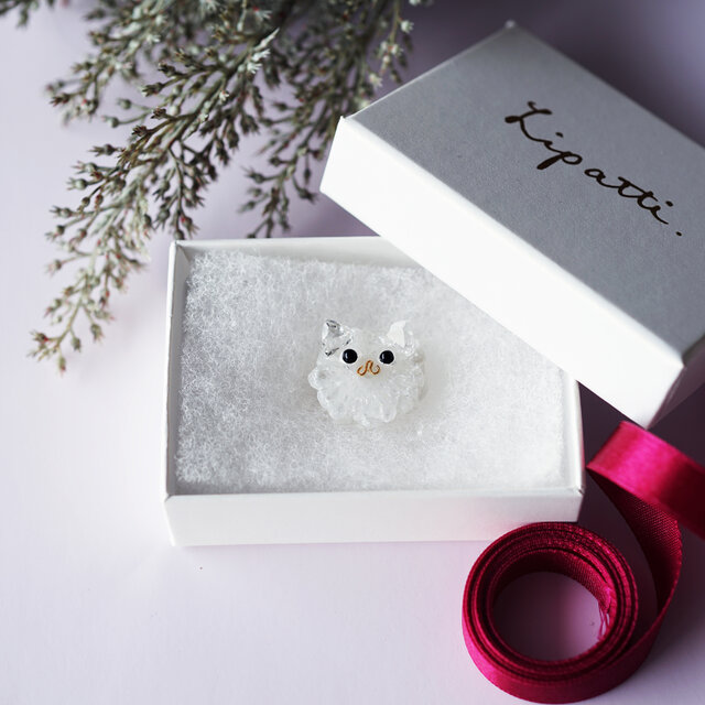 水晶原石スライスによる猫のブローチ ～福猫 | iichi 日々の暮らしを