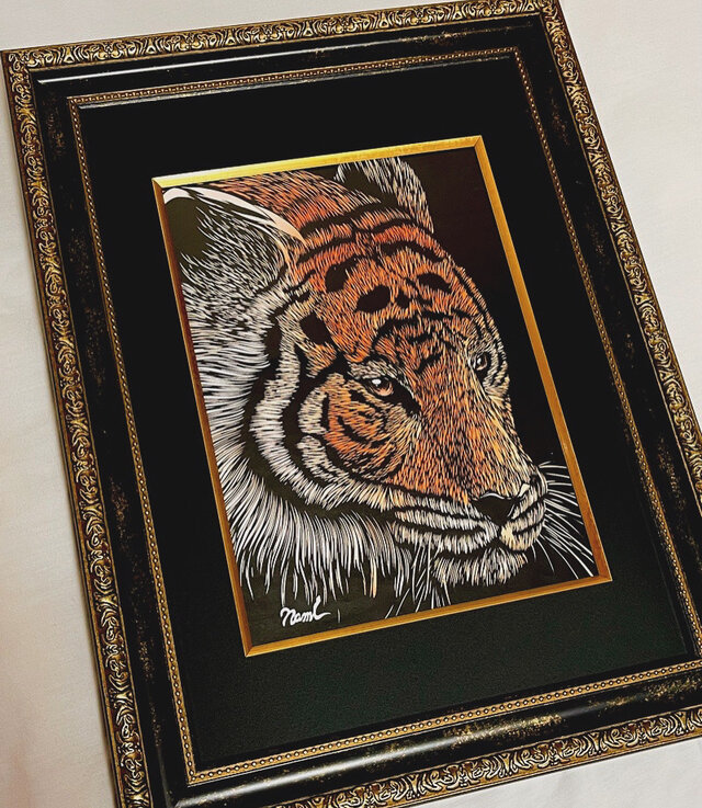 額装済み切り絵作品・虎 | iichi 日々の暮らしを心地よくする