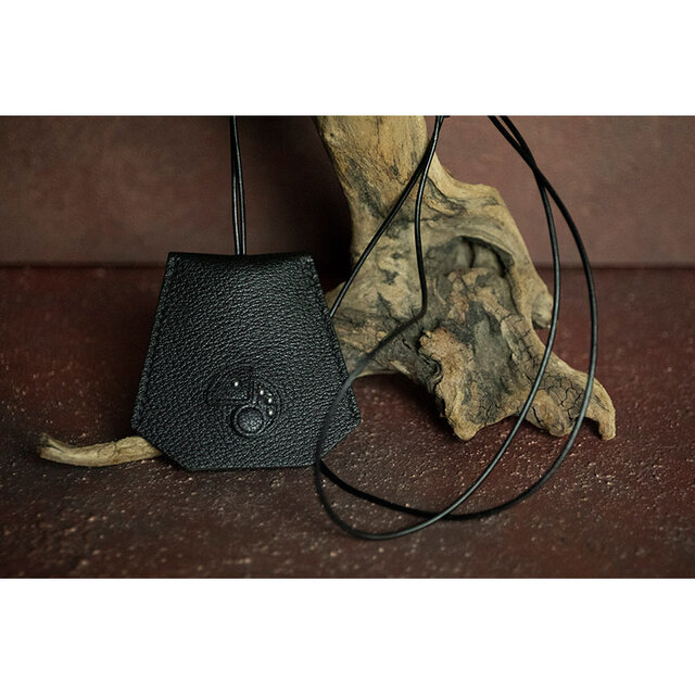 88色からオーダー可！！ カメレオン デザイン / ヤギ革 クロシェット