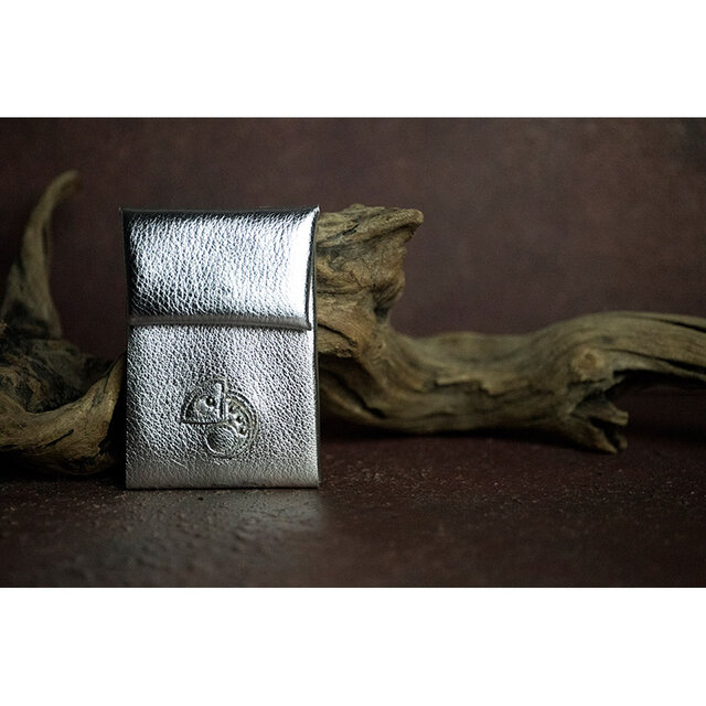 88色からオーダー可！！ カメレオン デザイン / ヤギ革 ミニマル財布