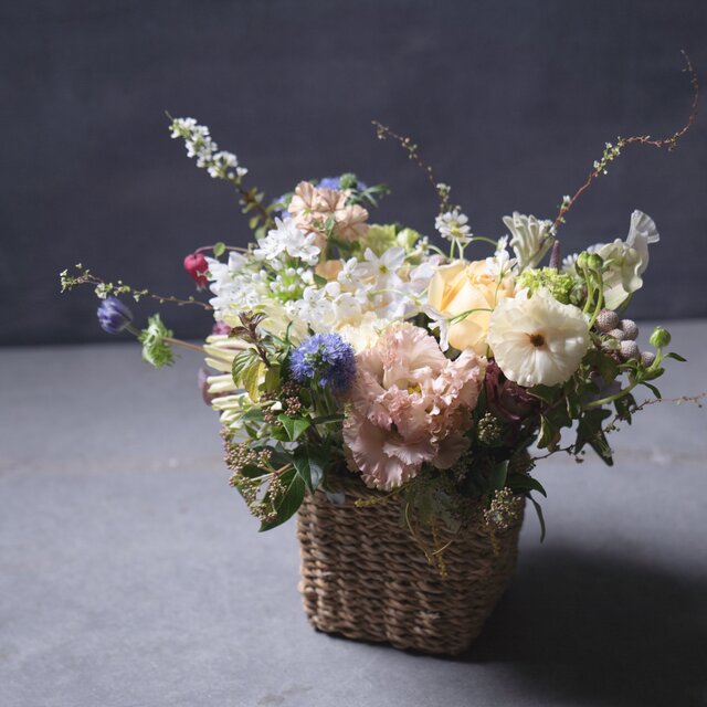 おまかせフラワーアレンジメント Lサイズ | iichi 日々の暮らしを