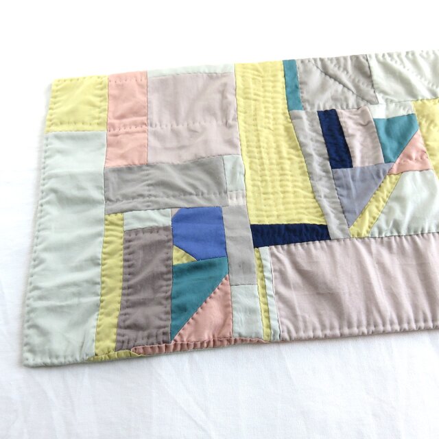 パッチワークキルトのテーブルマット フリークロス | iichi 日々の